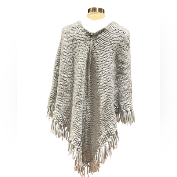 Vintage handcrafted knitted crochet poncho with tassel tie front - Picture 6 of 9